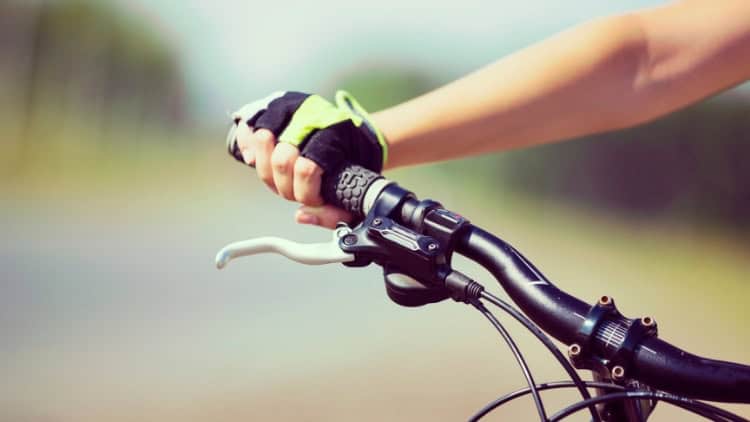 Dilwe Bicycle Grips 1 Pair Anti-Slip Sponge Handlebar Grip Lock-on Ring Cycling Mountain Road Bikes