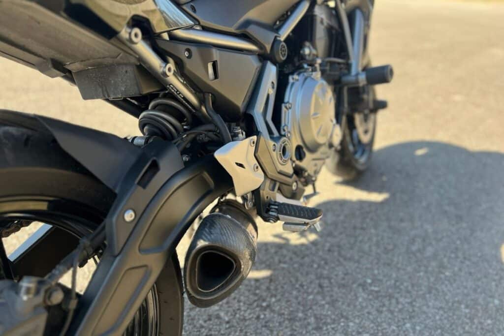 sideview of z650