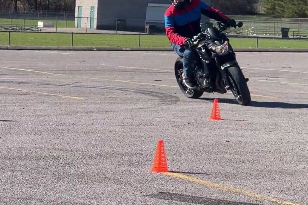 rider turning right on motorcycle course